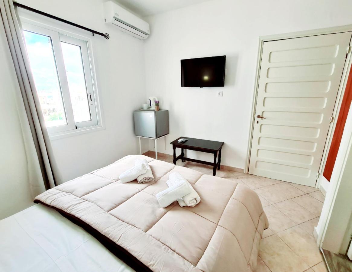 Avra Rooms Karpathos Town  Exterior photo